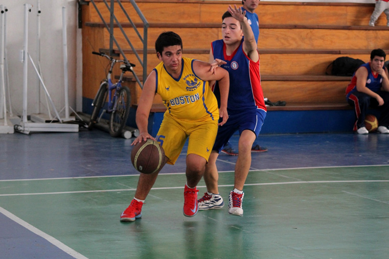 Amistoso Básquetbol en Boston College Huechuraba